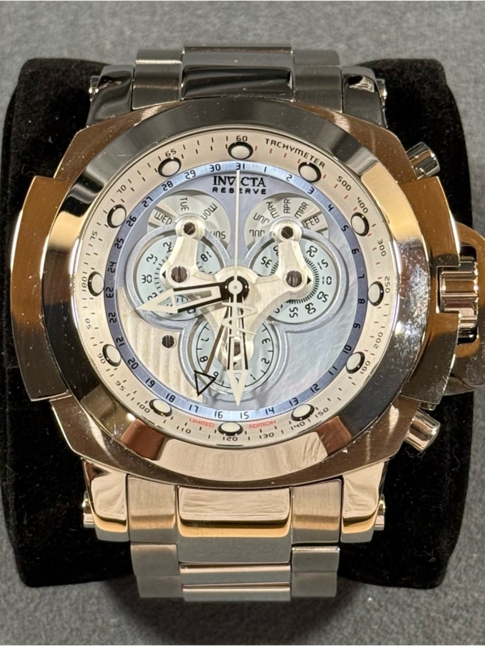 Invicta Reserve Man of War 33939 Limited Edition 208/500 Chronograph Watch